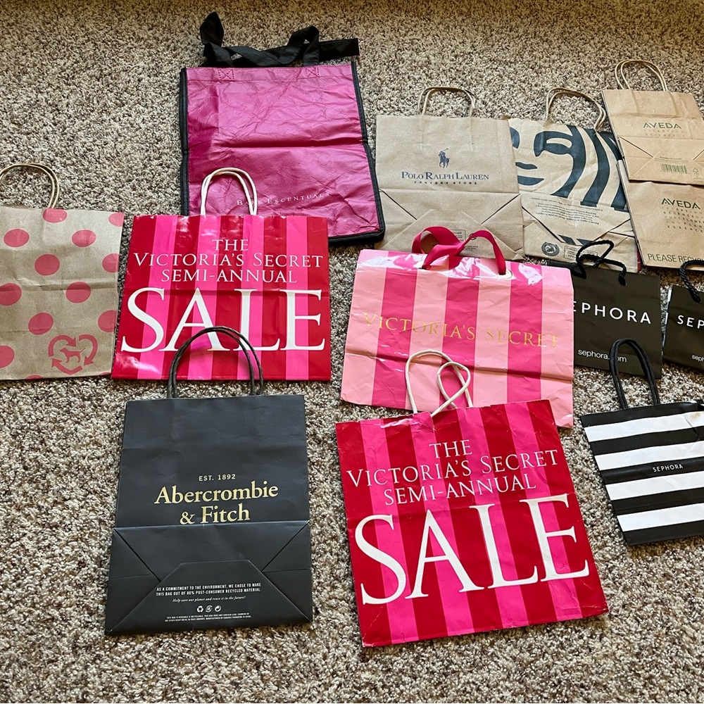 13 assorted shopping bags